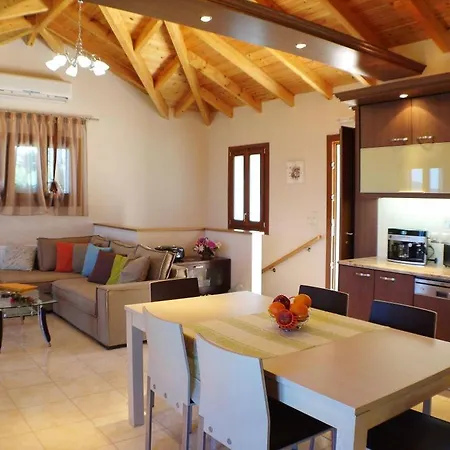 Villa Sleeps 6 Matsoukáta