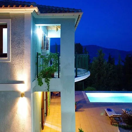 Villa Sleeps 6 Matsoukáta