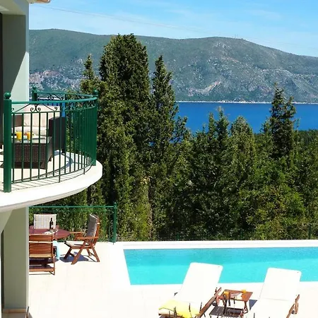 فيلة Sleeps 6 *